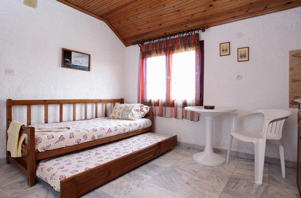 Kehagias Apartments Vrasná Pokój zdjęcie